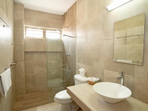 Hotel Playa La Media Luna : photo 5 de la chambre chambre lit king-size - vue partielle sur océan