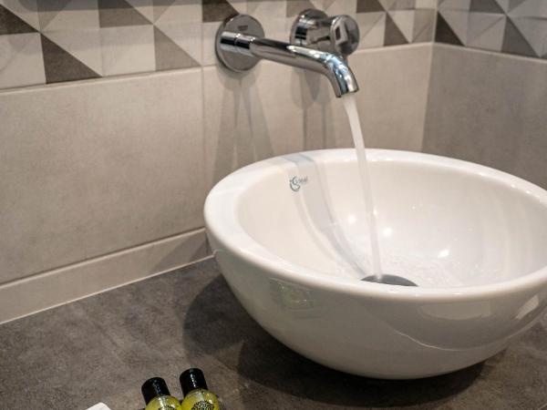 Galatia Villas : photo 4 de la chambre appartement supérieur en duplex avec jacuzzi extérieur