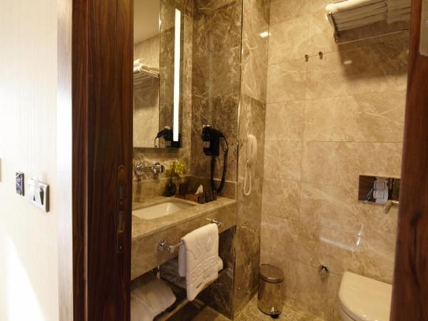 Inera Hotel Pendik : photo 7 de la chambre chambre lit king-size deluxe