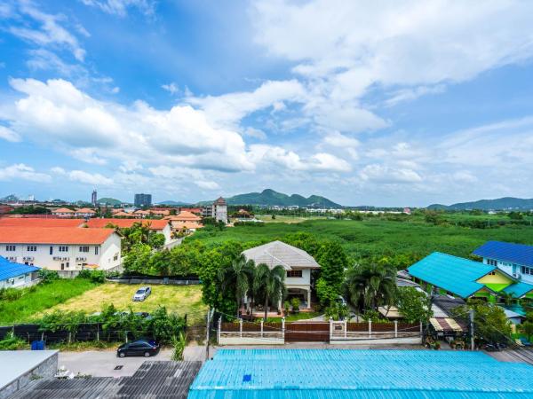 Initial Hua Hin - SHA Plus : photo 5 de la chambre chambre triple avec balcon
