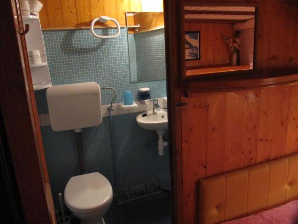 Boat & breakfast : photo 2 de la chambre chambre lits jumeaux avec salle de bains