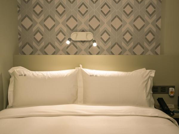 City Inn Macau : photo 9 de la chambre chambre lit queen-size deluxe