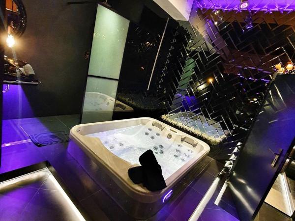Hotel Ramka & Restaurant & Wine Bar : photo 9 de la chambre small apartment with jacuzzi