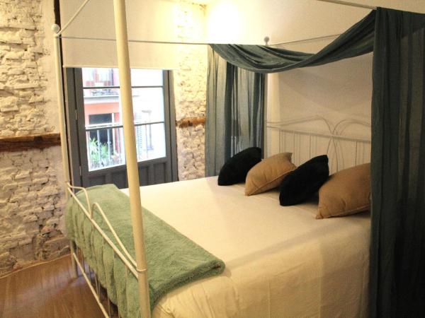 Pensión Lo Bilbao : photo 1 de la chambre chambre double supérieure avec balcon