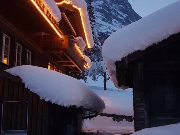 Chalet bei der Arve : photo 6 de la chambre chambre quadruple - vue sur montagnes