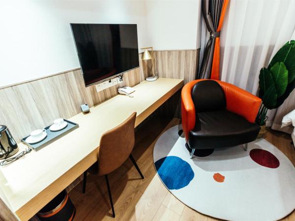 Shanghai Fish Inn People Square : photo 10 de la chambre chambre lit queen-size deluxe