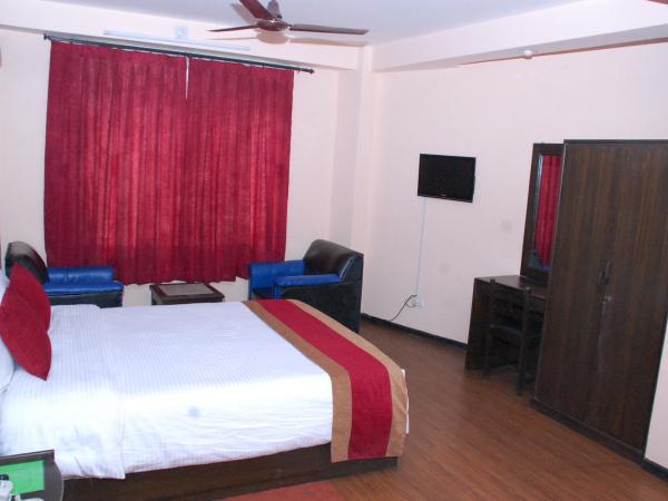 Hotel Family Home : photo 7 de la chambre deluxe double or twin room with 24 hour check-in & check-out