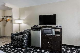 Days Inn by Wyndham Oklahoma City Bricktown : photo 10 de la chambre chambre lit king-size - non-fumeurs