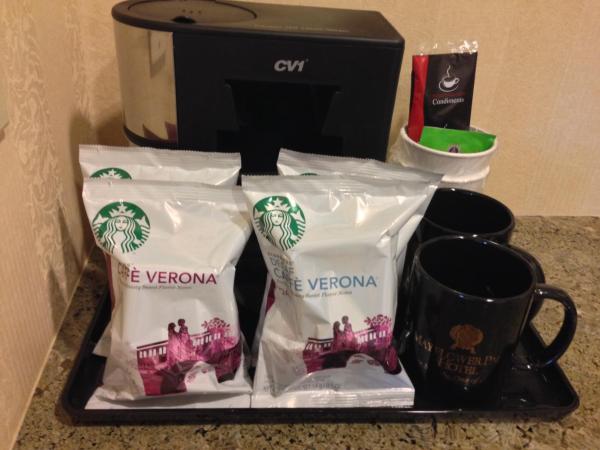 Mayflower Park Hotel : photo 5 de la chambre chambre lit queen-size