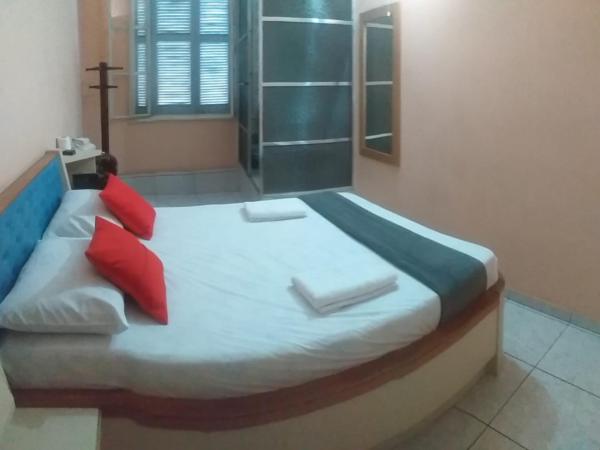OYO Hotel Macedo : photo 1 de la chambre chambre double