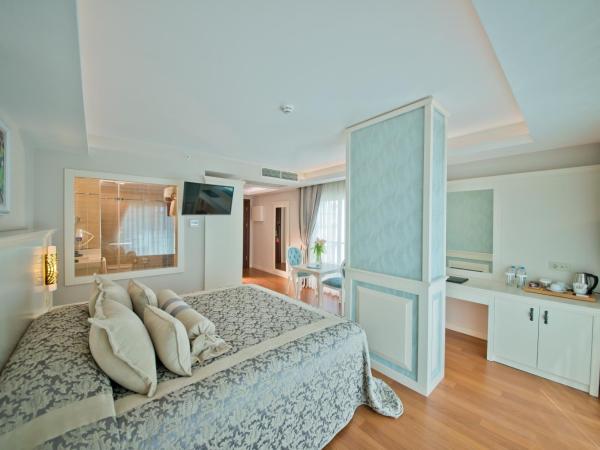 Prime Boutique Hotel : photo 1 de la chambre chambre de luxe avec vue partielle sur la mer