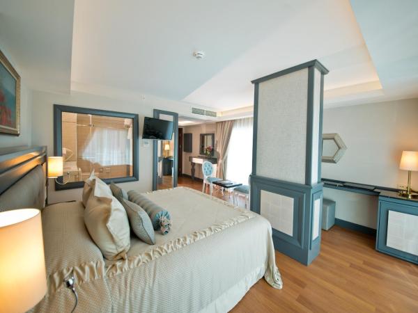 Prime Boutique Hotel : photo 4 de la chambre chambre de luxe avec vue partielle sur la mer