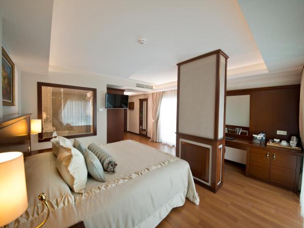 Prime Boutique Hotel : photo 8 de la chambre chambre de luxe avec vue partielle sur la mer