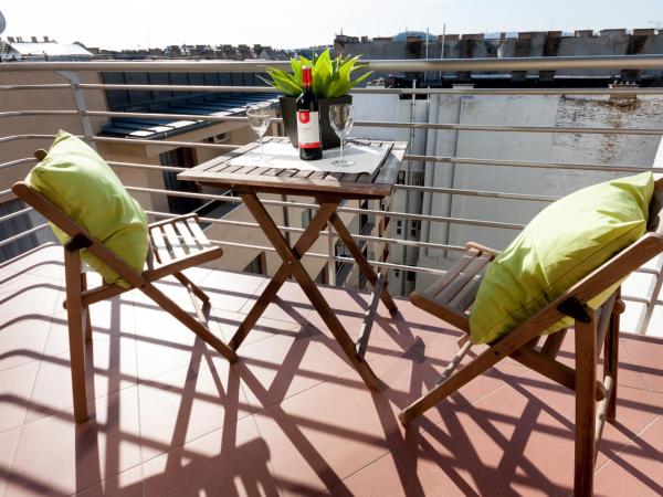 Corvin Plaza Apartments & Suites : photo 8 de la chambre appartement 2 chambres