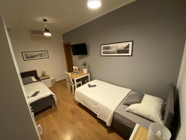 Guest House Lucija : photo 6 de la chambre chambre lits jumeaux avec salle de bains privative