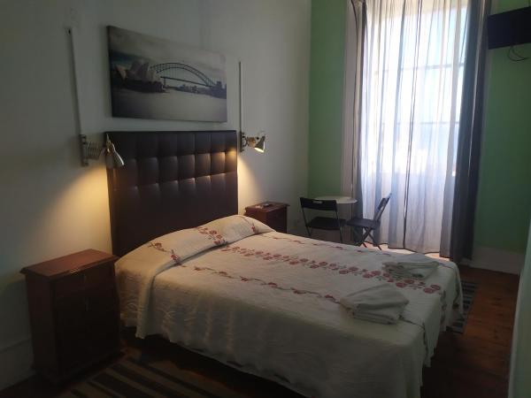 Cenário Catita Hostel : photo 2 de la chambre chambre double avec salle de bains commune