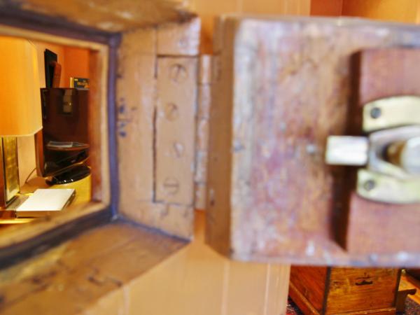 North Adelaide Heritage Cottages & Apartments : photo 5 de la chambre suite lit queen-size avec baignoire spa