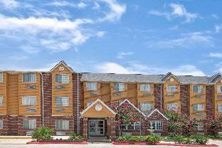 Super 8 by Wyndham San Antonio Downtown NE : photo 1 de la chambre room #24443826