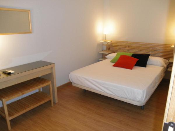 Dormavalencia Hostel : photo 2 de la chambre chambre double basique avec salle de bains extérieure privée