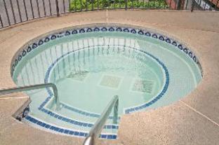 Ramada by Wyndham Nashville/Music Valley : photo 1 de la chambre chambre lit queen-size - non-fumeurs