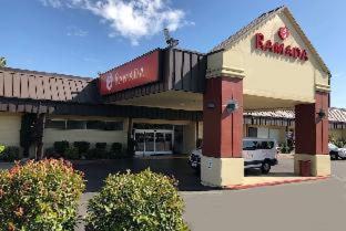 Ramada by Wyndham Sacramento : photo 1 de la chambre chambre 2 lits queen-size - accessible aux malentendants