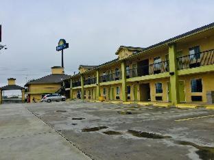 Days Inn by Wyndham San Antonio Interstate Hwy 35 North : photo 1 de la chambre room #5679438