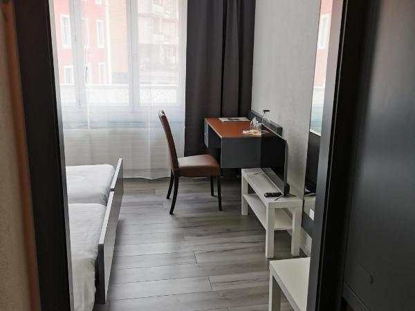 Hotel Fleur-de-Lys : photo 4 de la chambre chambre lits jumeaux