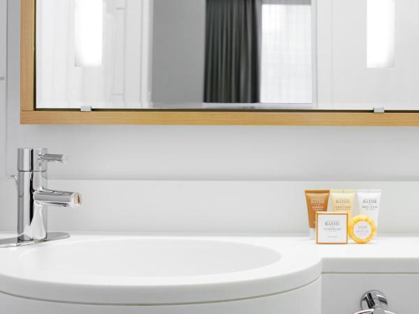 Club Quarters Hotel Rittenhouse Square, Philadelphia : photo 2 de la chambre chambre standard lit queen-size