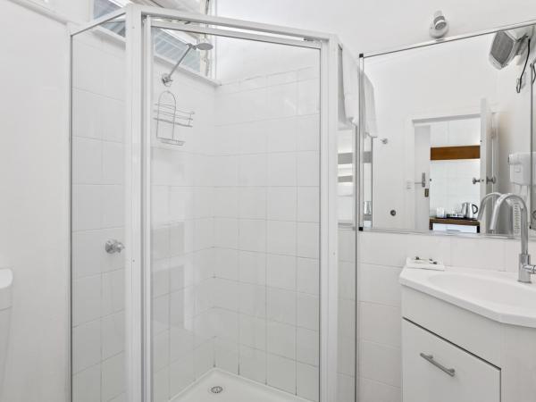 Riverfront Motel & Villas : photo 10 de la chambre chambre double ou lits jumeaux avec vue sur la rivière - rez-de-chaussée