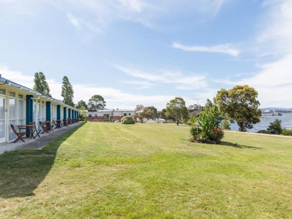 Riverfront Motel & Villas : photo 7 de la chambre chambre double ou lits jumeaux avec vue sur la rivière - rez-de-chaussée