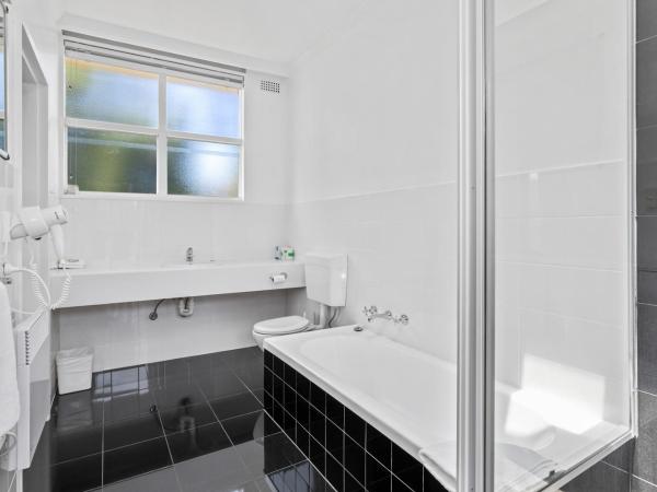 Riverfront Motel & Villas : photo 2 de la chambre maison 4 chambres