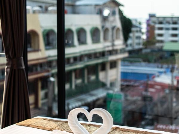 Blackwoods Hotel Pattaya - SHA Extra Plus : photo 2 de la chambre chambre lit queen-size