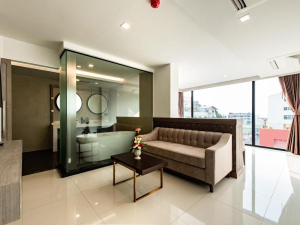 Blackwoods Hotel Pattaya - SHA Extra Plus : photo 9 de la chambre chambre lit queen-size - vue sur jardin