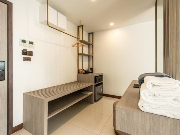 Blackwoods Hotel Pattaya - SHA Extra Plus : photo 10 de la chambre chambre lit queen-size - vue sur jardin