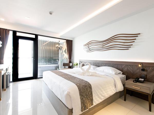 Blackwoods Hotel Pattaya - SHA Extra Plus : photo 4 de la chambre chambre double deluxe - vue sur mer