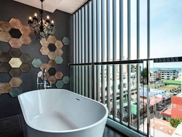 Blackwoods Hotel Pattaya - SHA Extra Plus : photo 7 de la chambre chambre double deluxe - vue sur mer