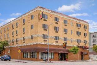 Super 8 by Wyndham Hollywood/LA Area : photo 1 de la chambre room #18573923