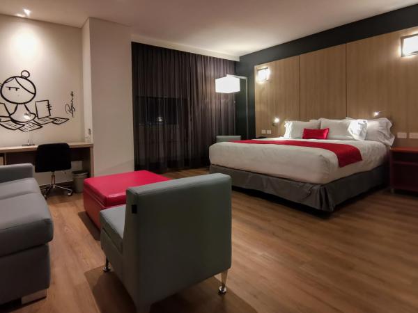 Ramada Encore by Wyndham Monterrey Apodaca Zona Aeropuerto : photo 3 de la chambre suite junior lit king-size - non-fumeurs