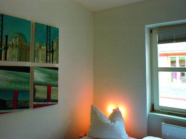 Arte Luise Kunsthotel : photo 2 de la chambre chambre simple avec salle de bains commune