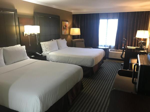 Holiday Inn Orlando East-UCF Area, an IHG Hotel : photo 3 de la chambre chambre avec 2 grands lits queen-size 