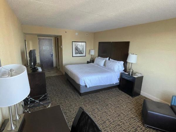 Holiday Inn Express Philadelphia Penn's Landing, an IHG Hotel : photo 1 de la chambre chambre lit king-size - vue sur rivière - non-fumeurs