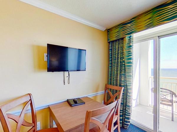 Camelot by the Sea - Oceana Resorts Vacation Rentals : photo 4 de la chambre studio lit king-size