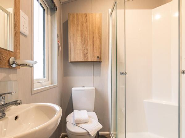 The Haven Lodge with Hot Tub : photo 10 de la chambre pavillon 3 chambres