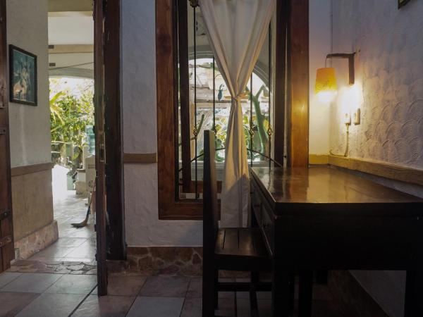 Budarno Homestay : photo 5 de la chambre chambre double avec salle de bains privative