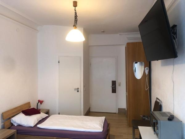 Hotel Pension Schmellergarten : photo 2 de la chambre chambre lits jumeaux standard