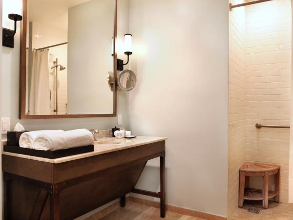 NOPSI Hotel New Orleans : photo 3 de la chambre chambre 2 lits doubles deluxe pour personnes à mobilité réduite