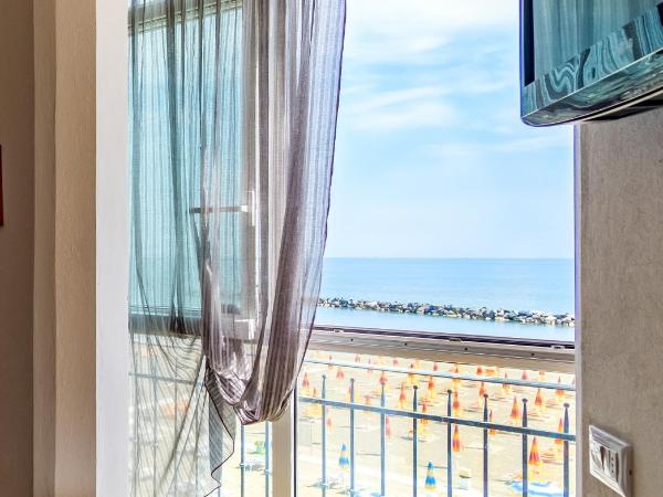 Hotel Estate : photo 7 de la chambre chambre double deluxe - vue sur mer