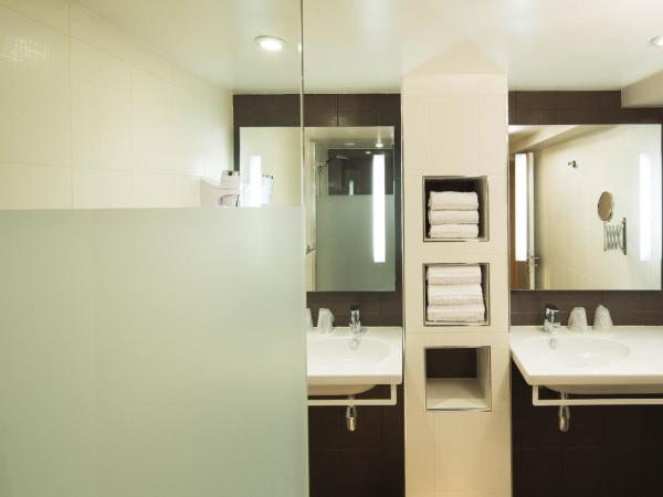 Hôtel Brésil Opéra SPA : photo 4 de la chambre chambre triple confort