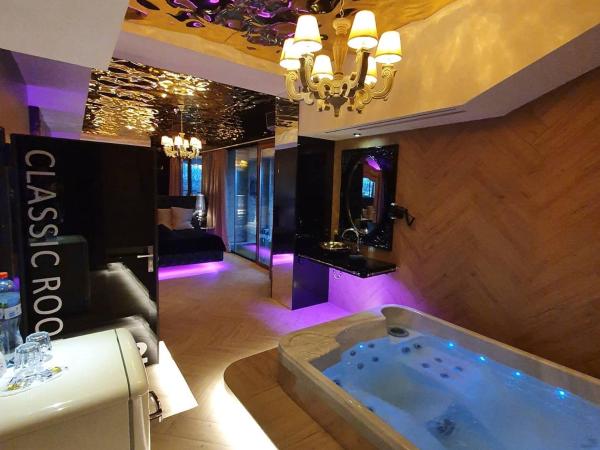 Hotel Ramka & Restaurant & Wine Bar : photo 3 de la chambre small apartment with jacuzzi