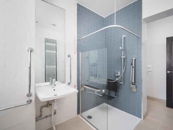 voco Grand Central Glasgow, an IHG Hotel : photo 6 de la chambre chambre lit king-size standard - accessible aux personnes à mobilité réduite